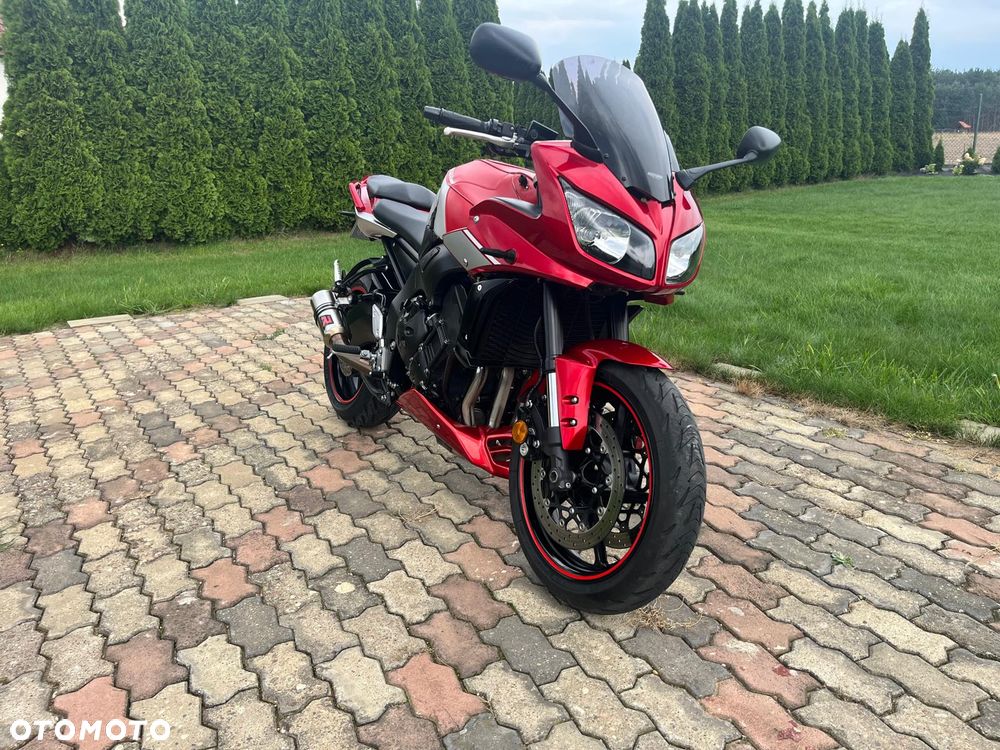 Yamaha FZS - 8