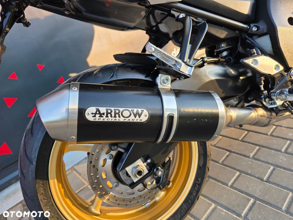 Yamaha FZ8 - 10