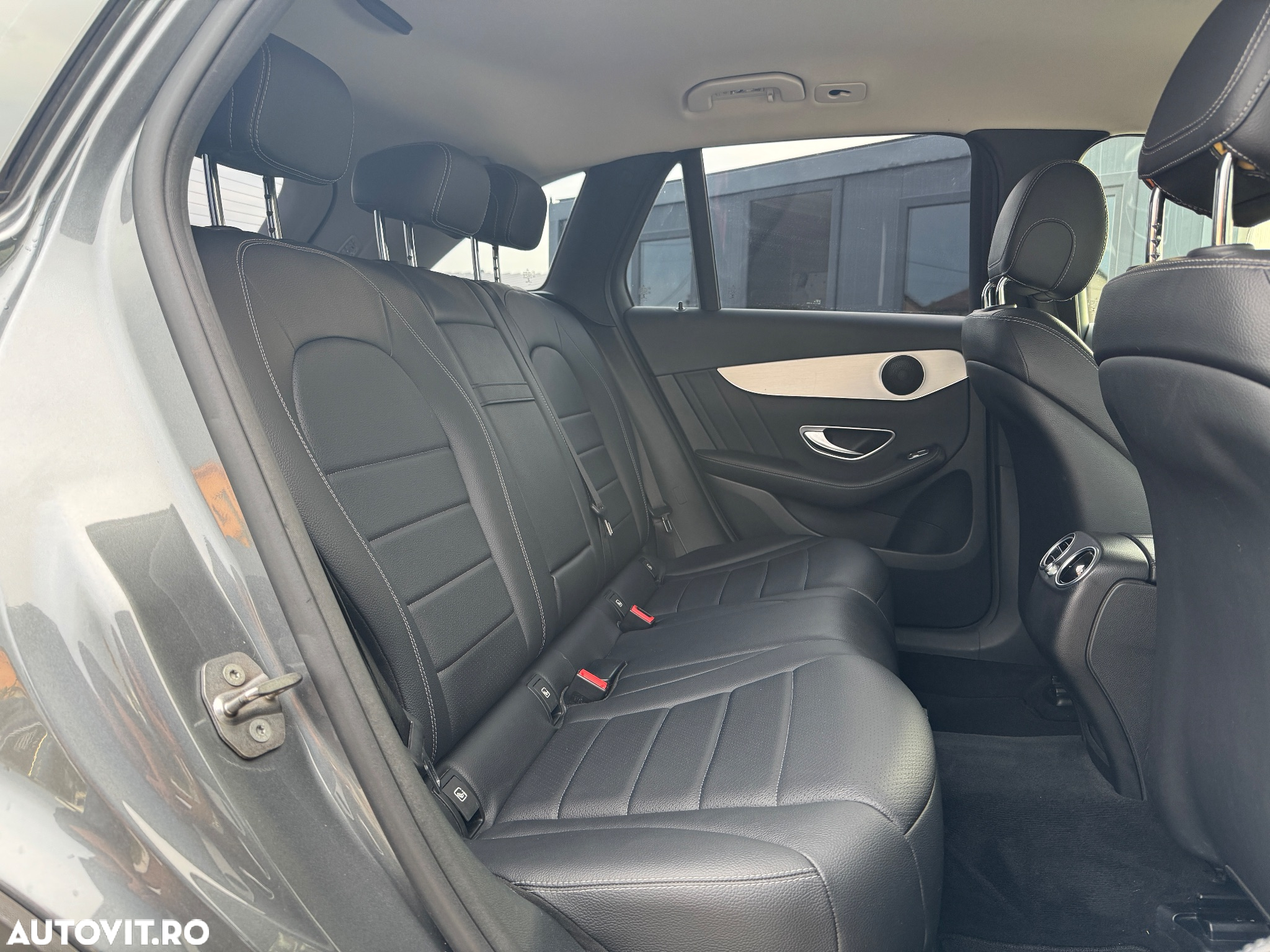 Mercedes-Benz GLC 250 d 4Matic 9G-TRONIC AMG Line - 22