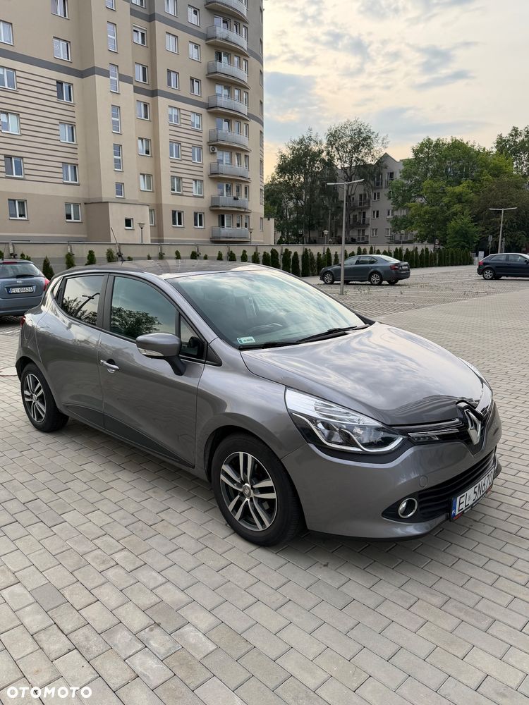 Renault Clio 1.2 16V Life - 11