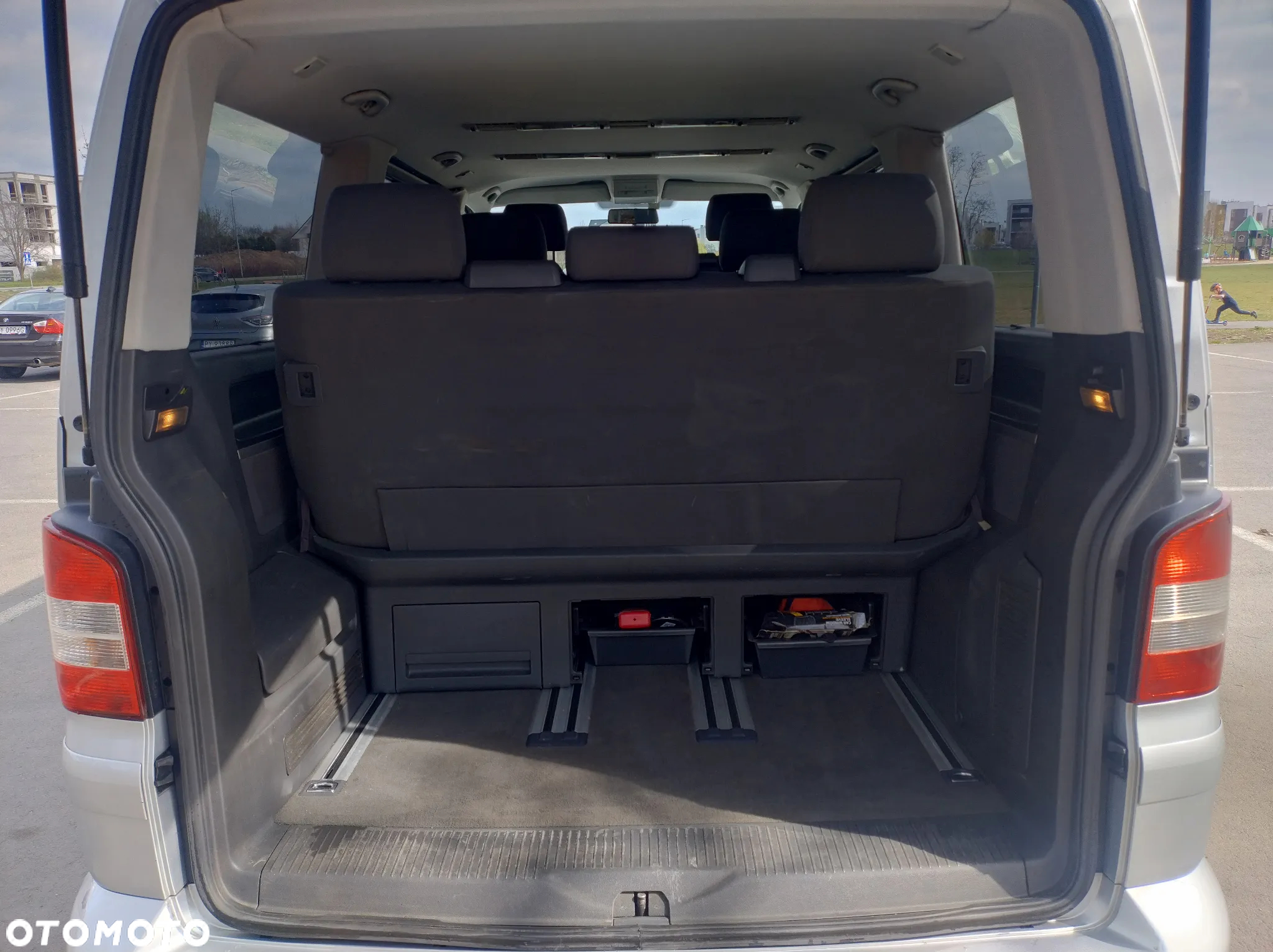 Volkswagen Multivan - 17