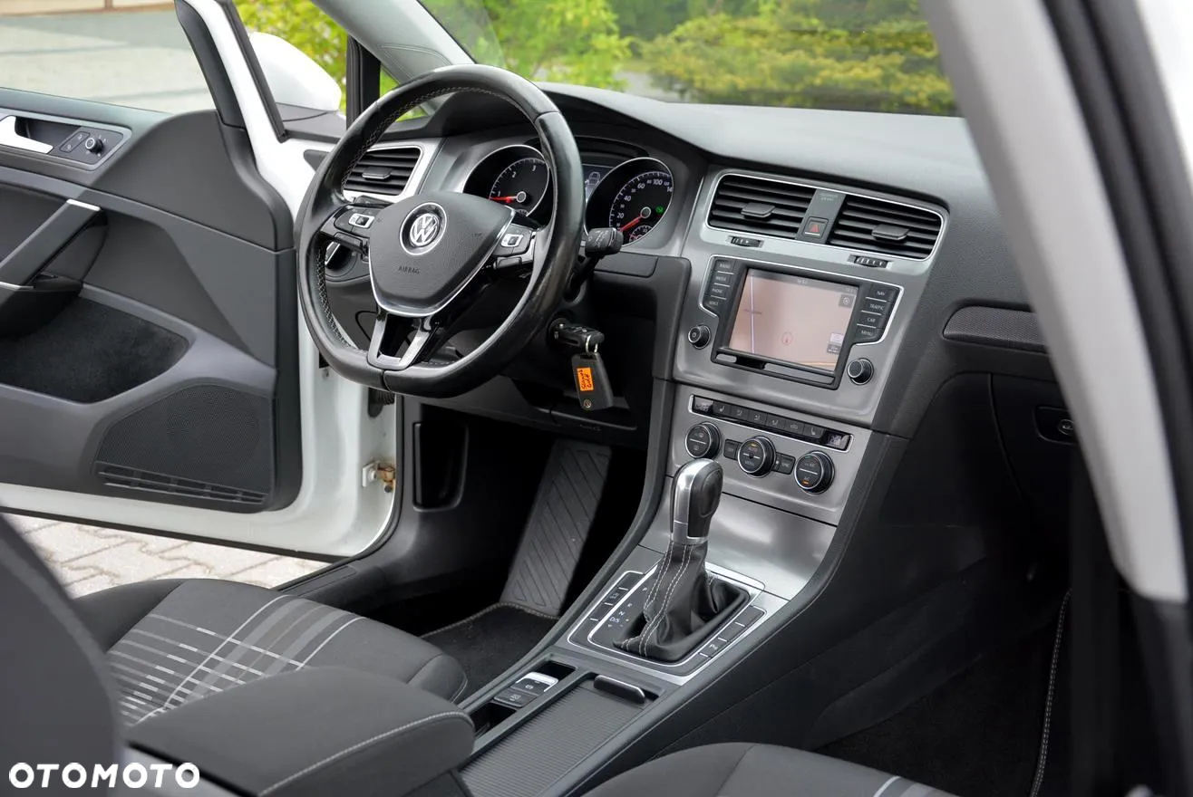 Volkswagen Golf 1.6 BlueTDI DSG Trendline - 30