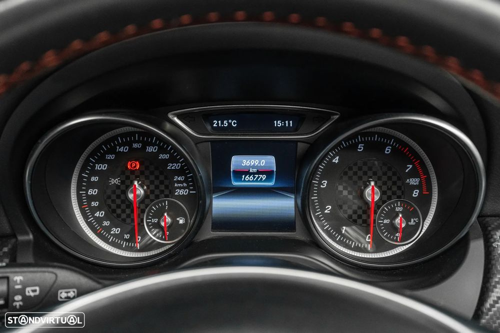 Mercedes-Benz A 180 AMG Line - 14