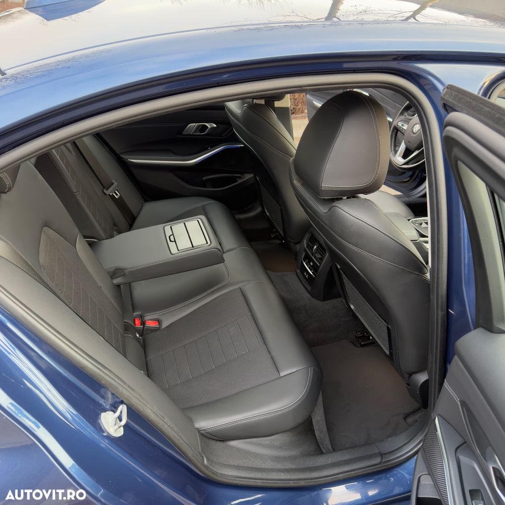 BMW Seria 3 330i AT - 16