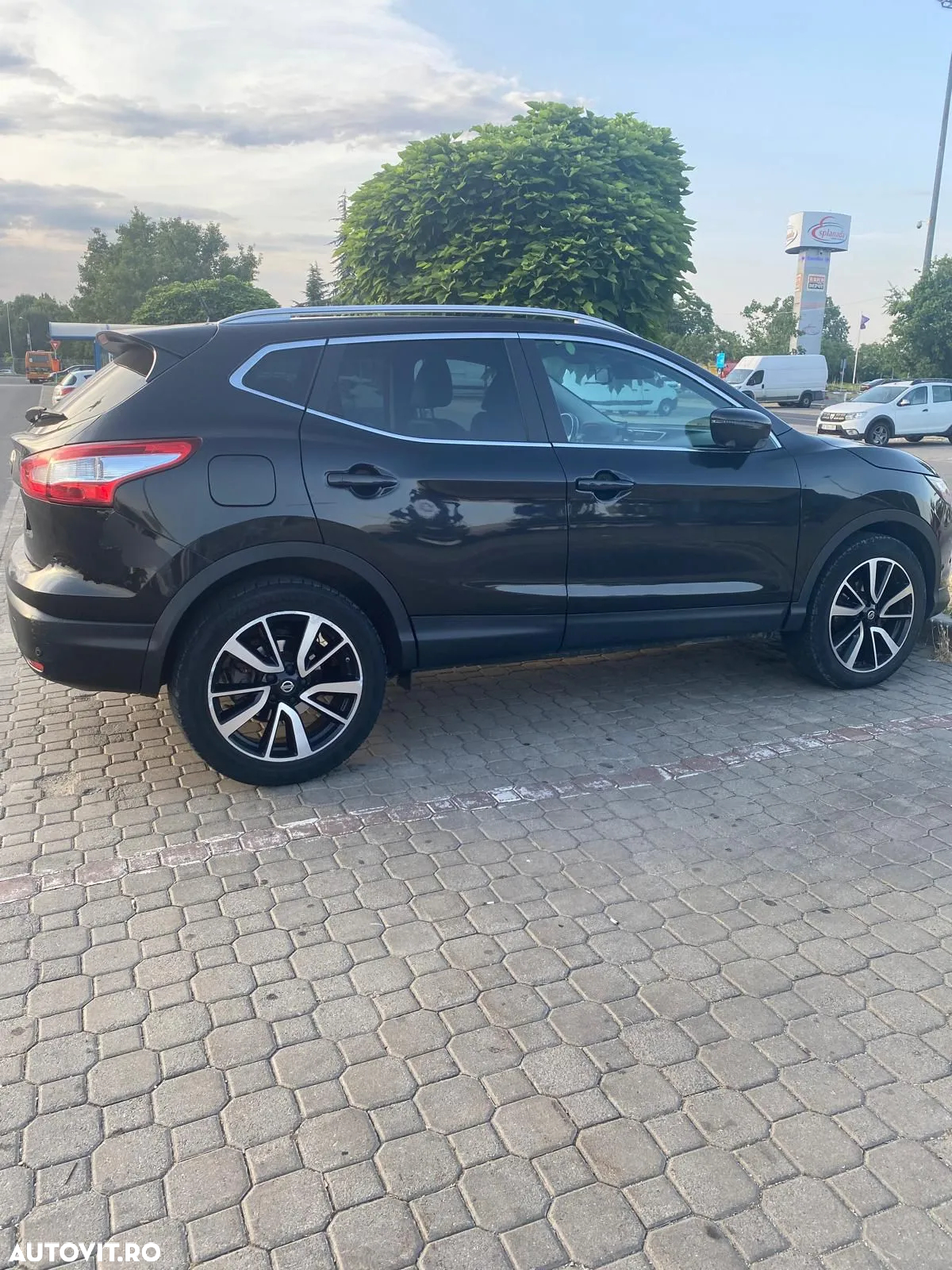 Nissan Qashqai 1.6 DCI Start/Stop X-TRONIC Tekna - 2