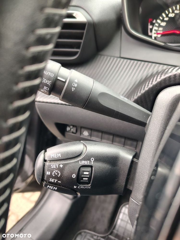 Peugeot 208 1.2 PureTech Active S&S - 17