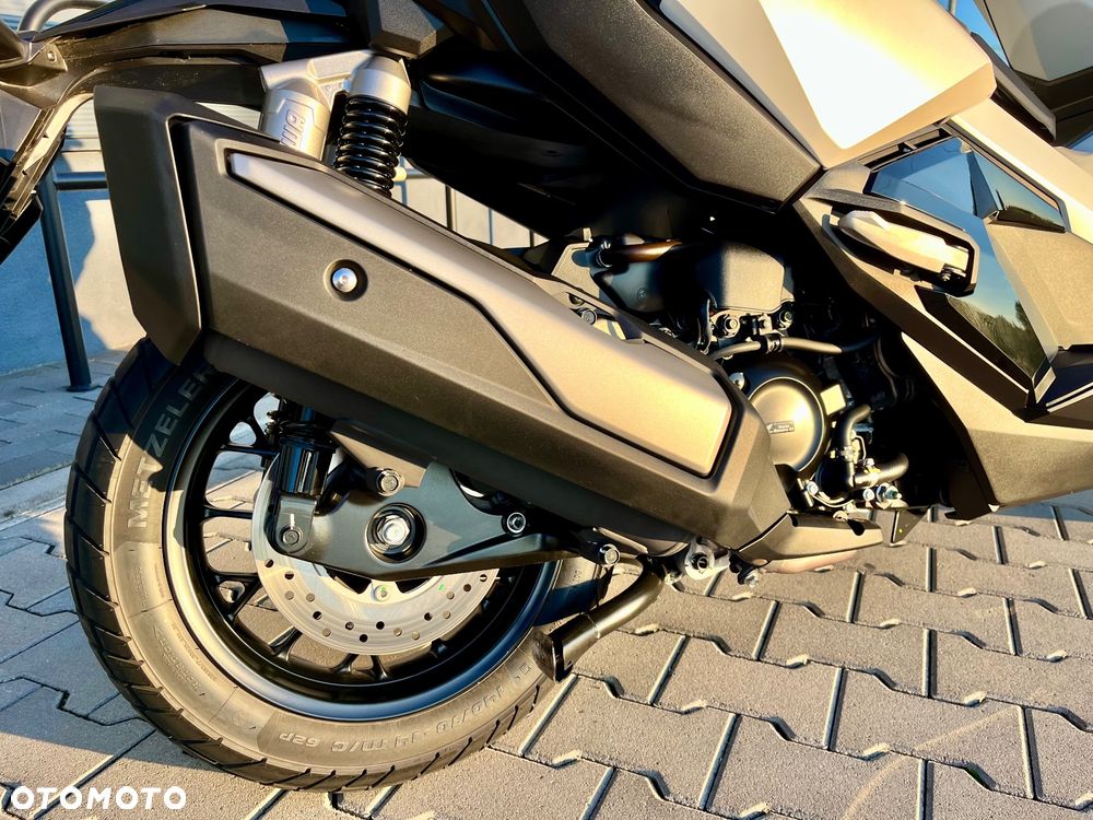 Honda ADV350 - 6