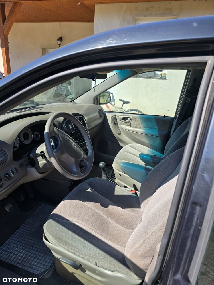 Chrysler Grand Voyager - 11