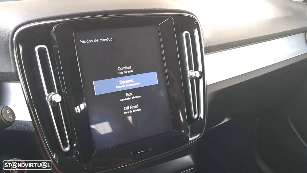 Volvo XC 40 2.0 D3 Momentum Plus - 33