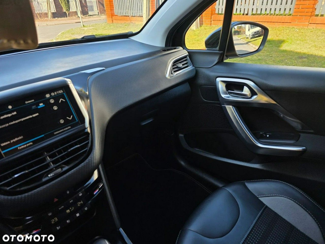 Peugeot 2008 1.2 Pure Tech Allure S&S EAT6 - 30