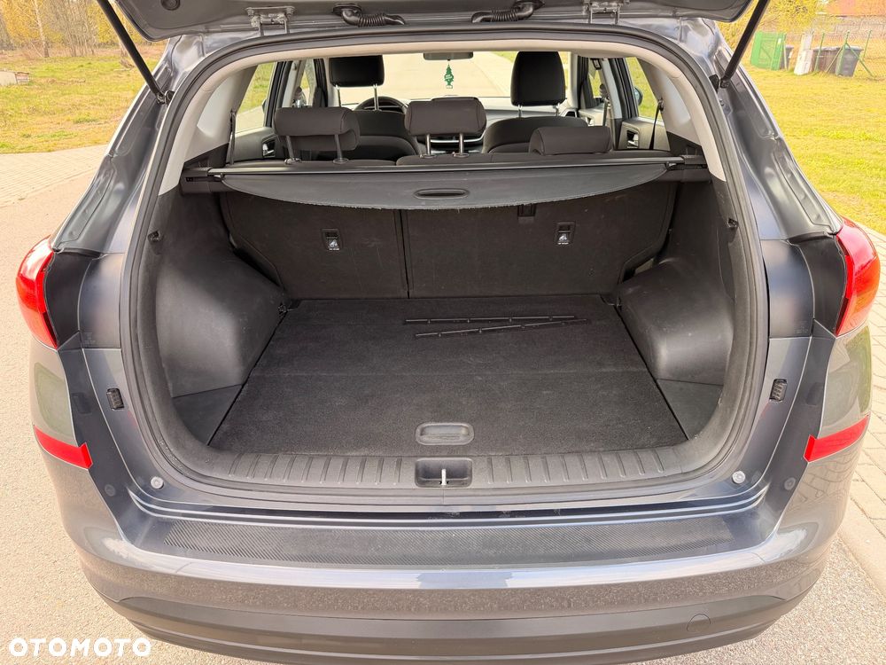 Hyundai Tucson 1.6 Turbo 2WD Navi - 24