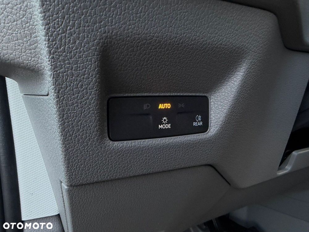 Volkswagen Crafter 35 2.0 TDI L3H3 177 KM AUTOMAT - 20