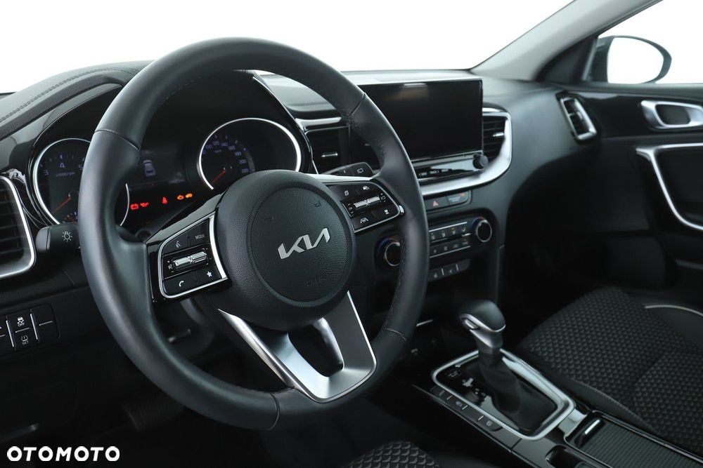 Kia XCeed - 25