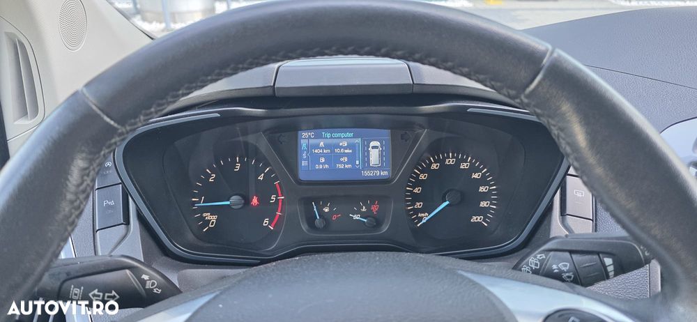 Ford Tourneo Custom - 11