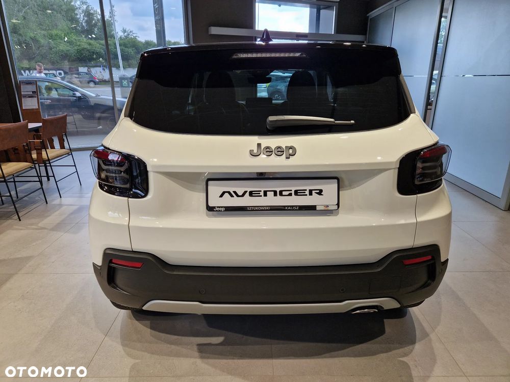 Jeep Avenger 1.2 T3 mHEV Black Edition FWD eDCT6 - 28