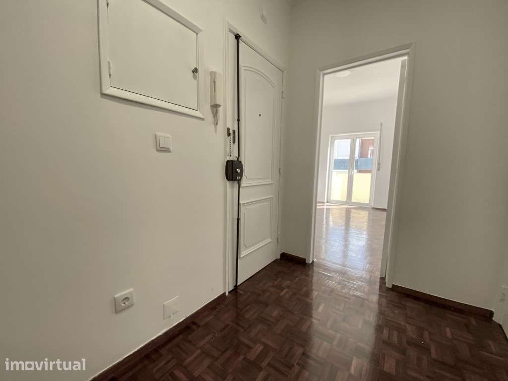 Apartamento muito central, com Aproveitamento de Sotão - Grande imagem: 3/27