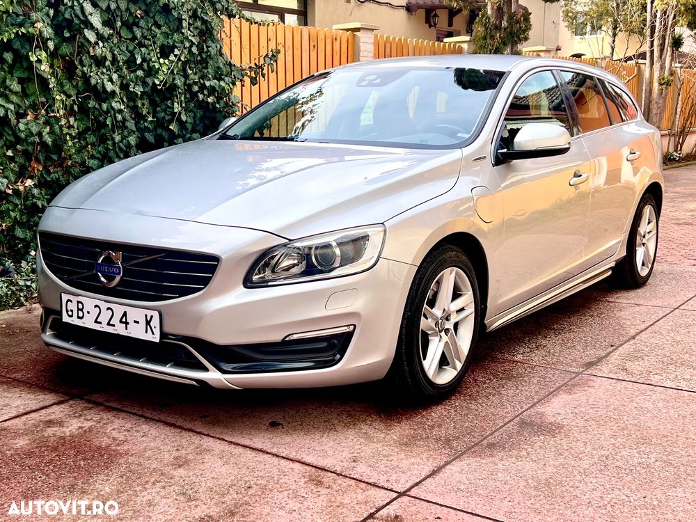Volvo V60 D6 Plug-In-Hybrid AWD Geartronic Momentum
