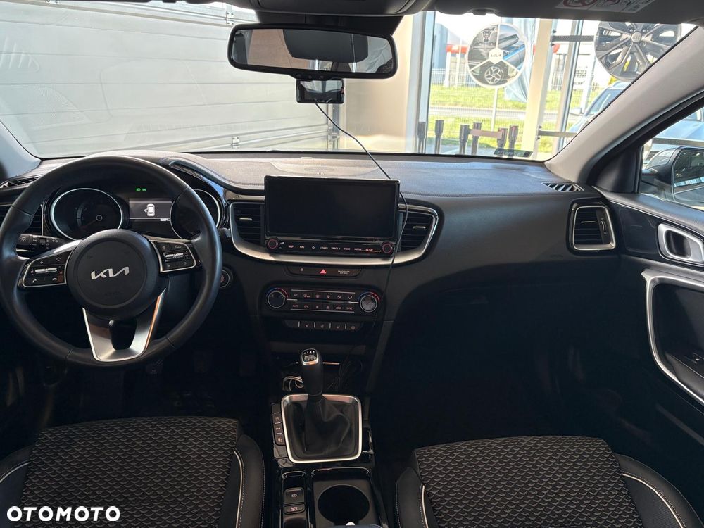 Kia XCeed 1.5 T-GDI L Business Line - 12