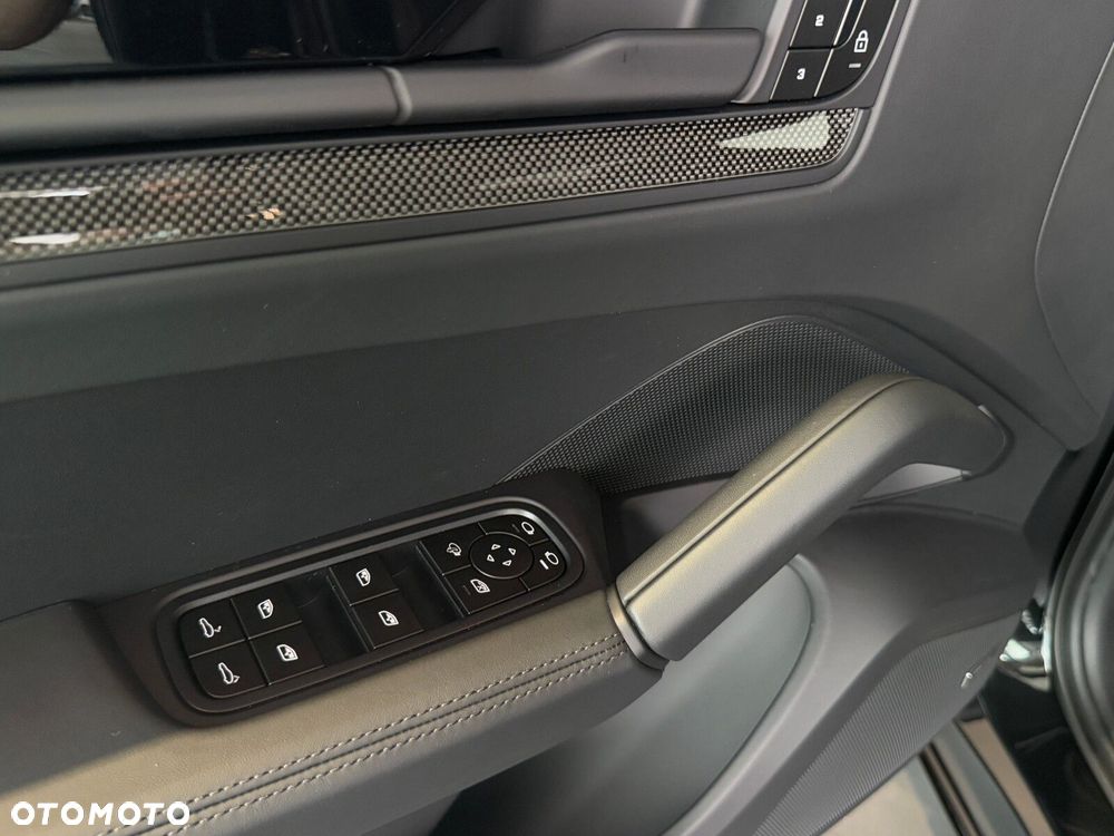 Porsche Cayenne - 17