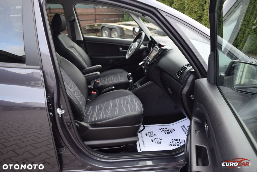 Kia Venga 1.6 Business Line - 16