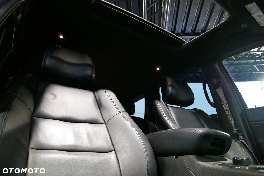Jeep Grand Cherokee - 33