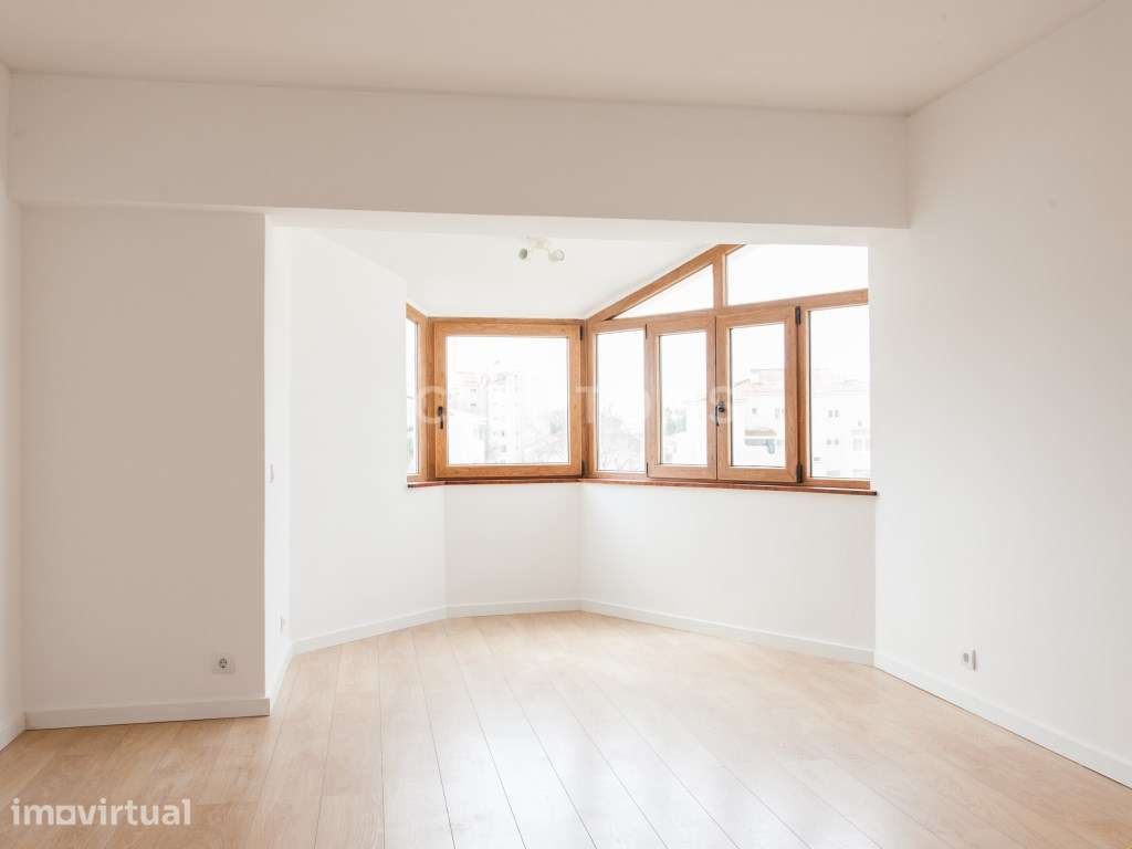 Apartamento T3, Remodelado, Vista, Lombos, Carcavelos, junto à Nova... - Grande imagem: 2/20
