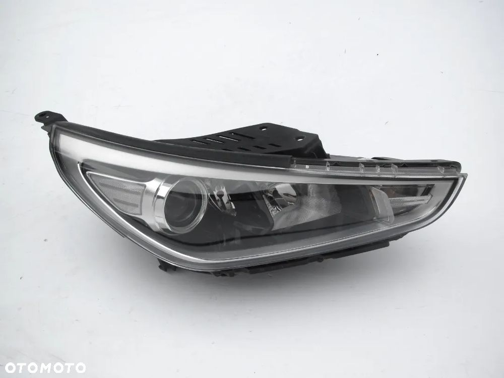 HYUNDAI i30 2017 2018 2019 Reflektor 10 PIN OE - 11