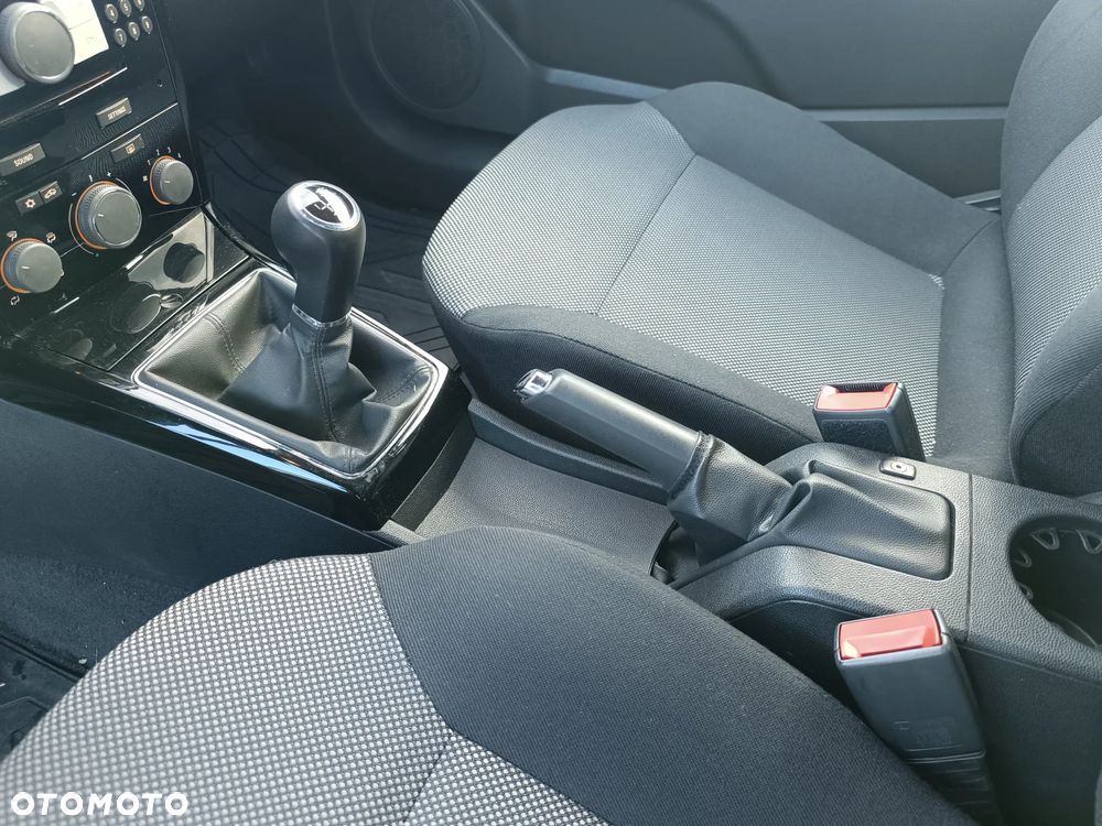 Opel Astra GTC 1.6 - 18