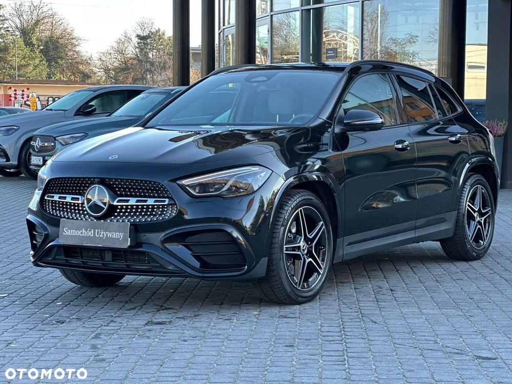 Mercedes-Benz GLA - 4