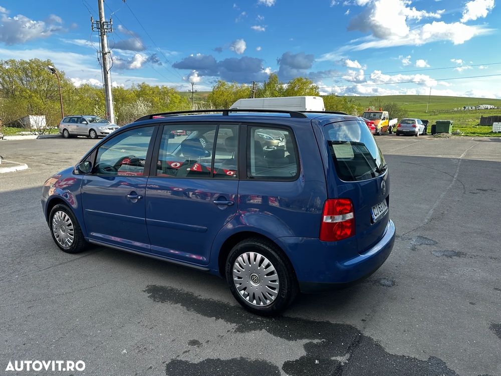 Volkswagen Touran 1.9TDI Conceptline - 6