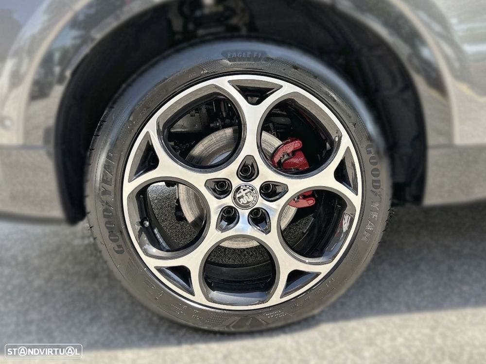 Alfa Romeo Tonale 1.3 Plug-In Hybrid Veloce e-AWD - 11