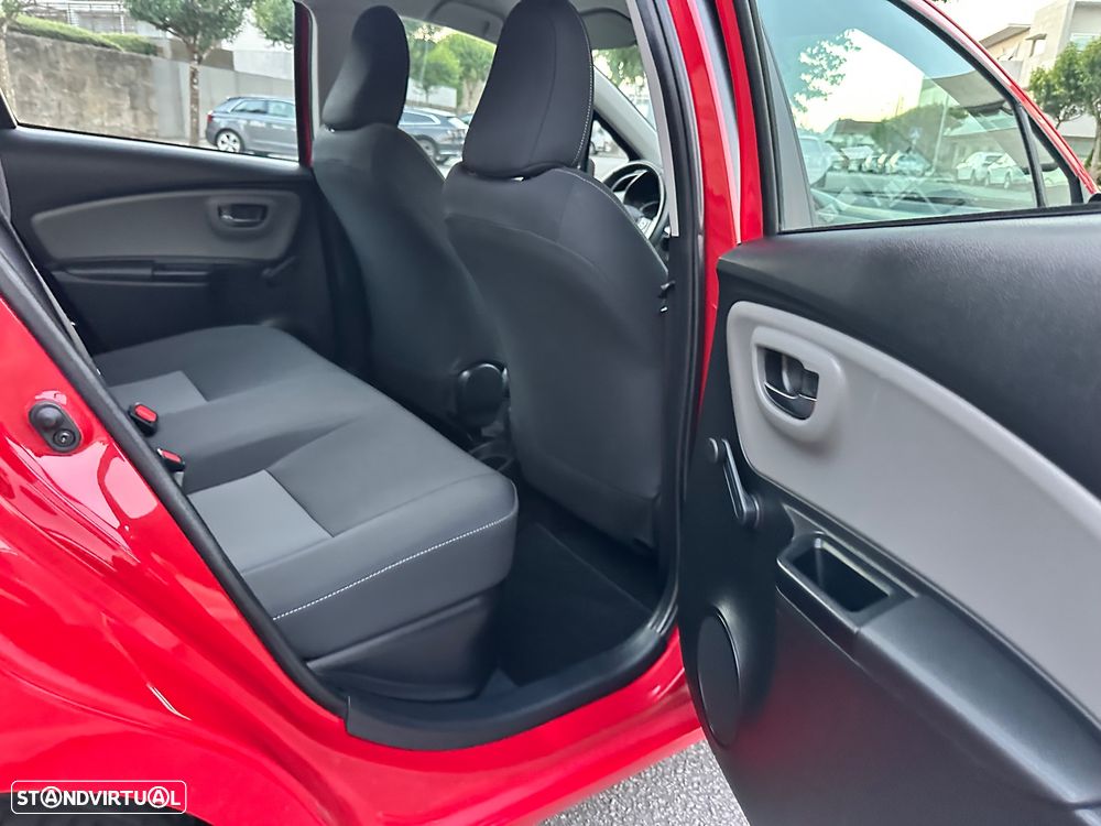 Toyota Yaris 1.5 HSD Active - 35