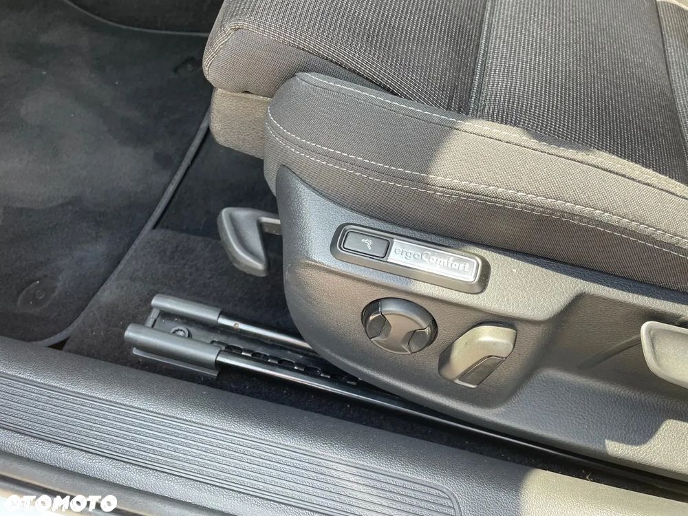 Volkswagen Passat ver-2-0-tdi-bmt-comfortline-dsg7 - 24