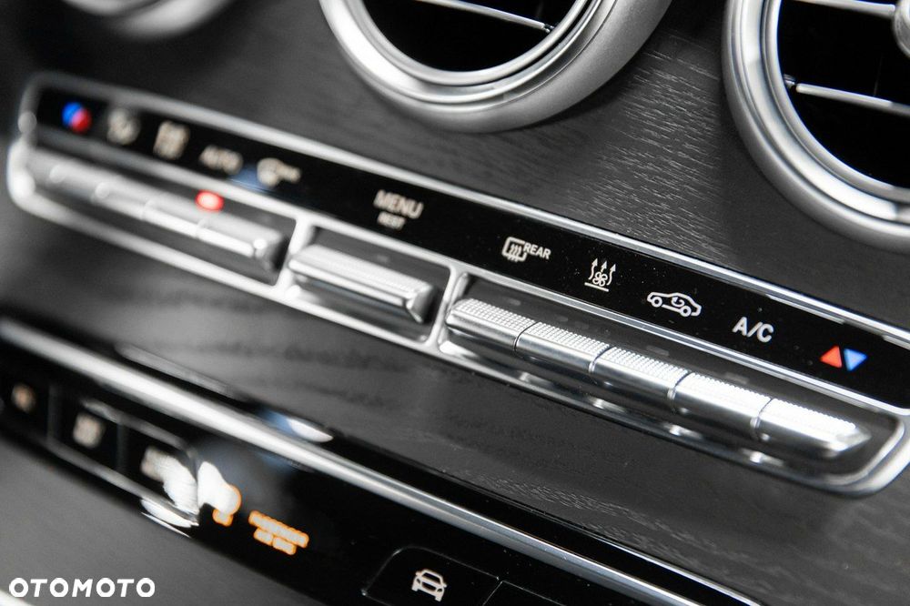 Mercedes-Benz GLC - 30