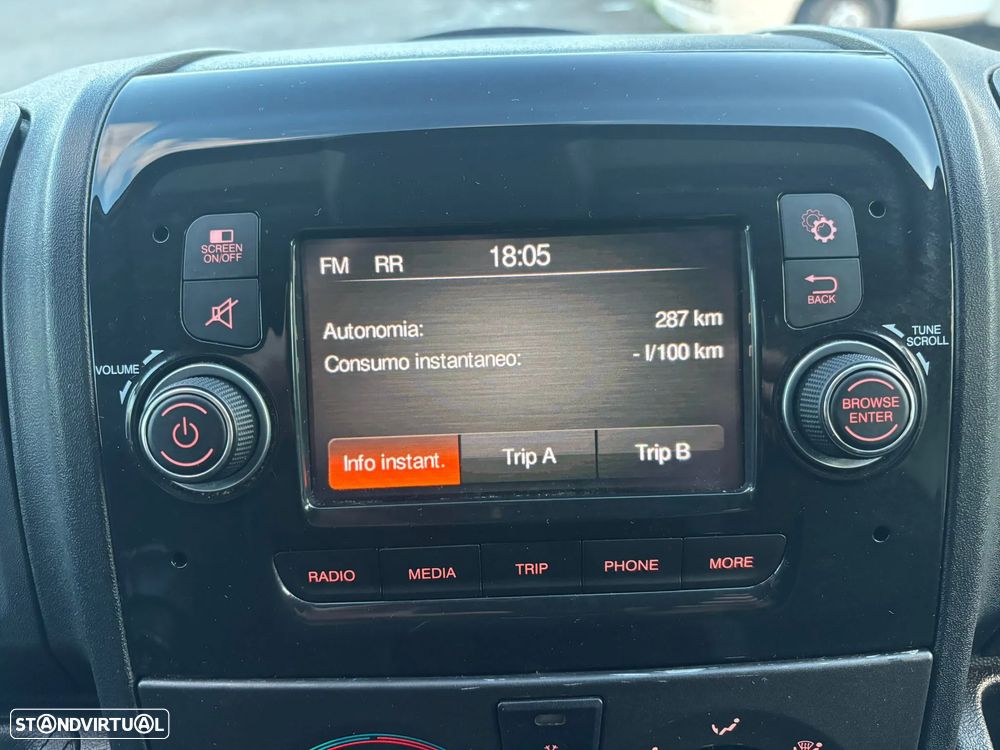 Citroën JUMPER 2.2 BlueHDi 35 L4 H2 140cv - CLUB - AC - IVA DEDUTÍVEL - 31