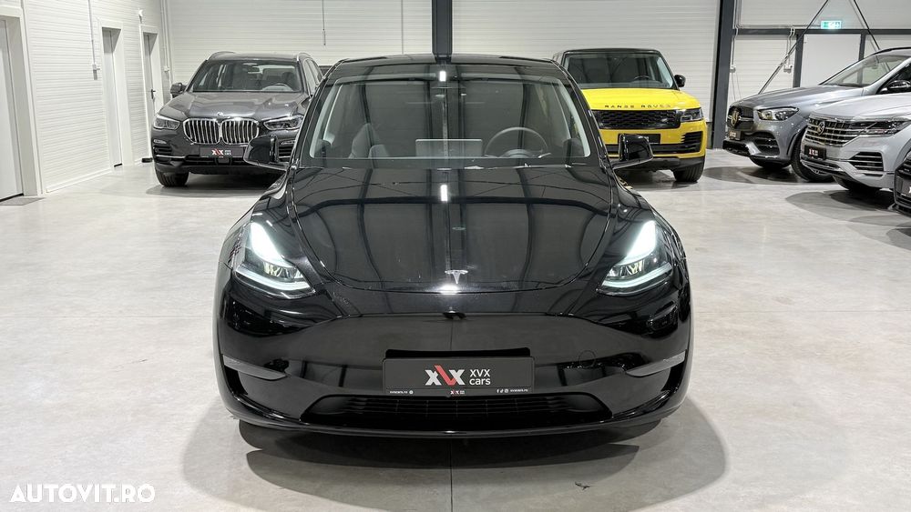 Tesla Model Y - 10