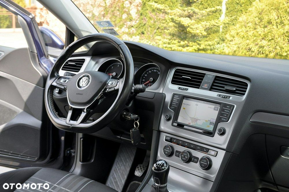 Volkswagen Golf - 26