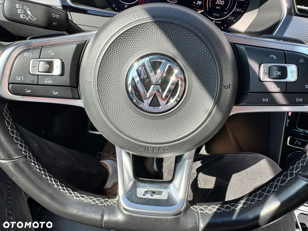 Volkswagen Passat - 16