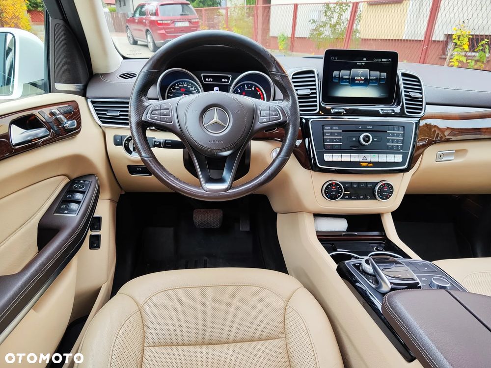 Mercedes-Benz GLS - 15