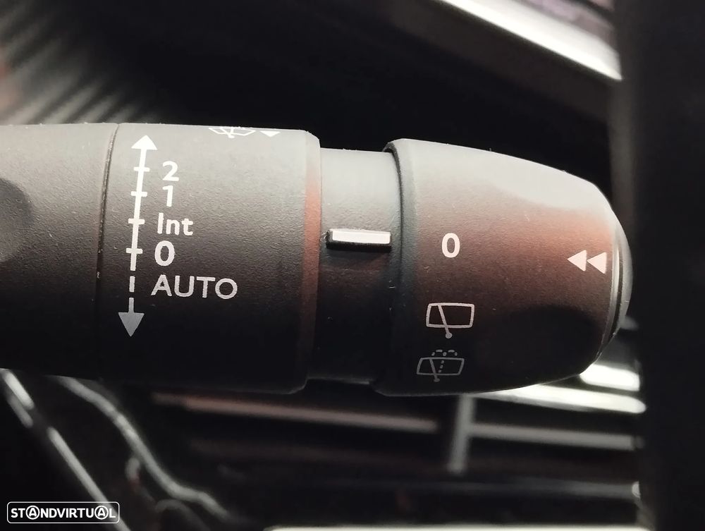 Peugeot 2008 1.2 PureTech Active Pack - 21