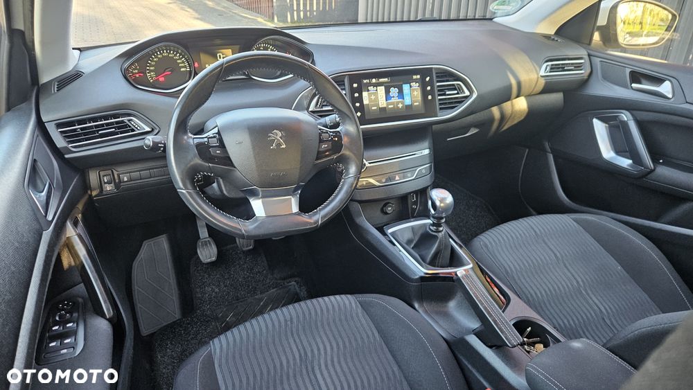 Peugeot 308 1.6 THP Active - 11