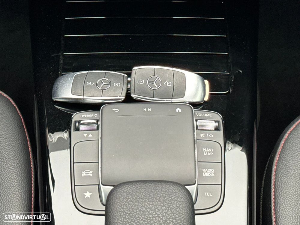 Mercedes-Benz A 250 e AMG Line - 13