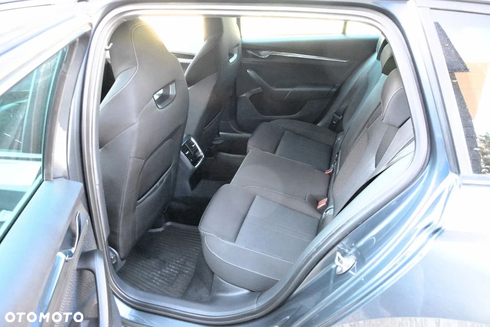 Skoda Octavia 2.0 TDI Style DSG - 33