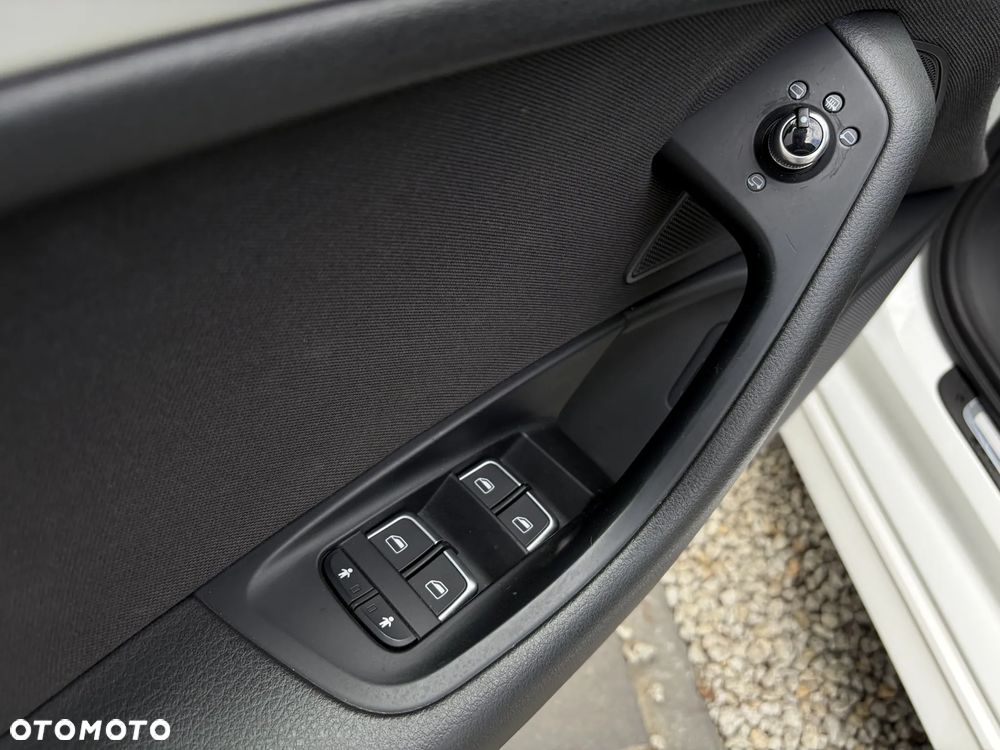 Audi A6 Avant 2.0 TDI Ultra S tronic - 33