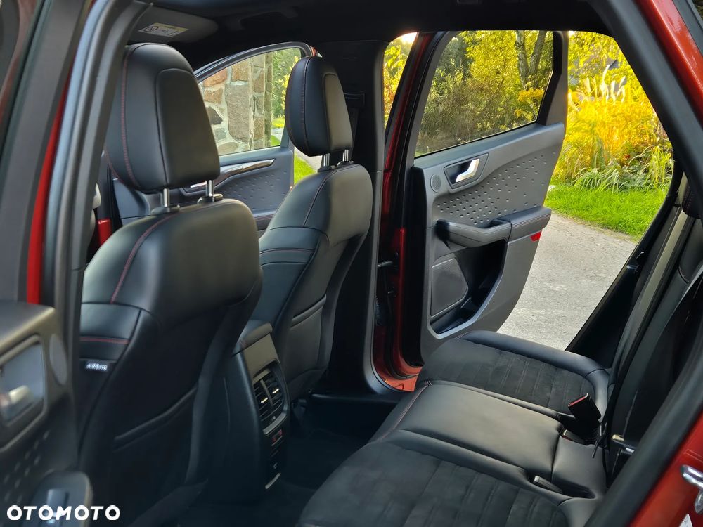 Ford Kuga 2.0 EcoBlue 4x4 ST-LINE X - 23