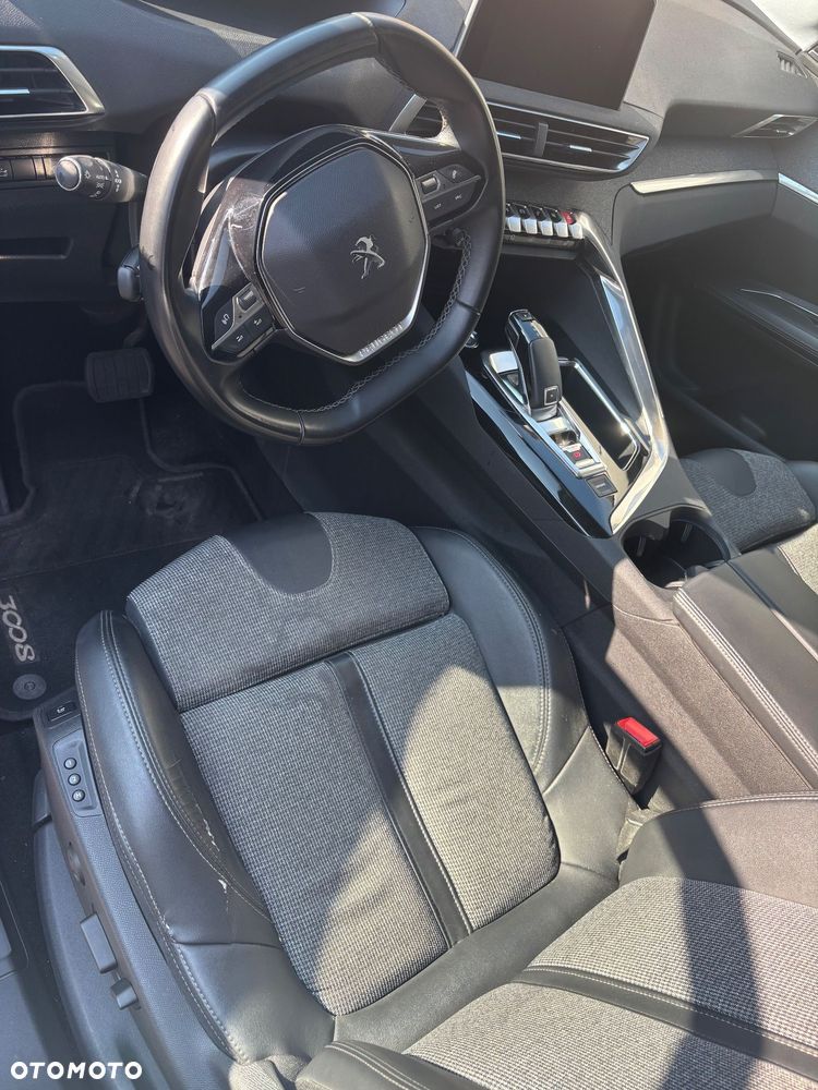 Peugeot 3008 1.2 PureTech Allure S&S EAT6 - 22