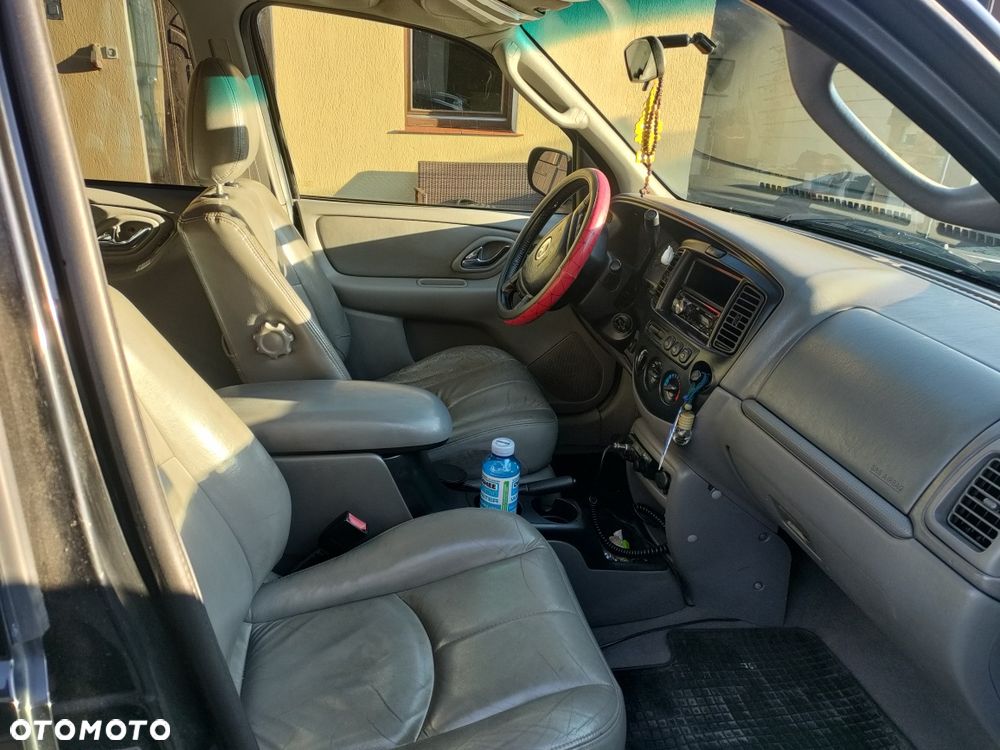 Mazda Tribute - 3