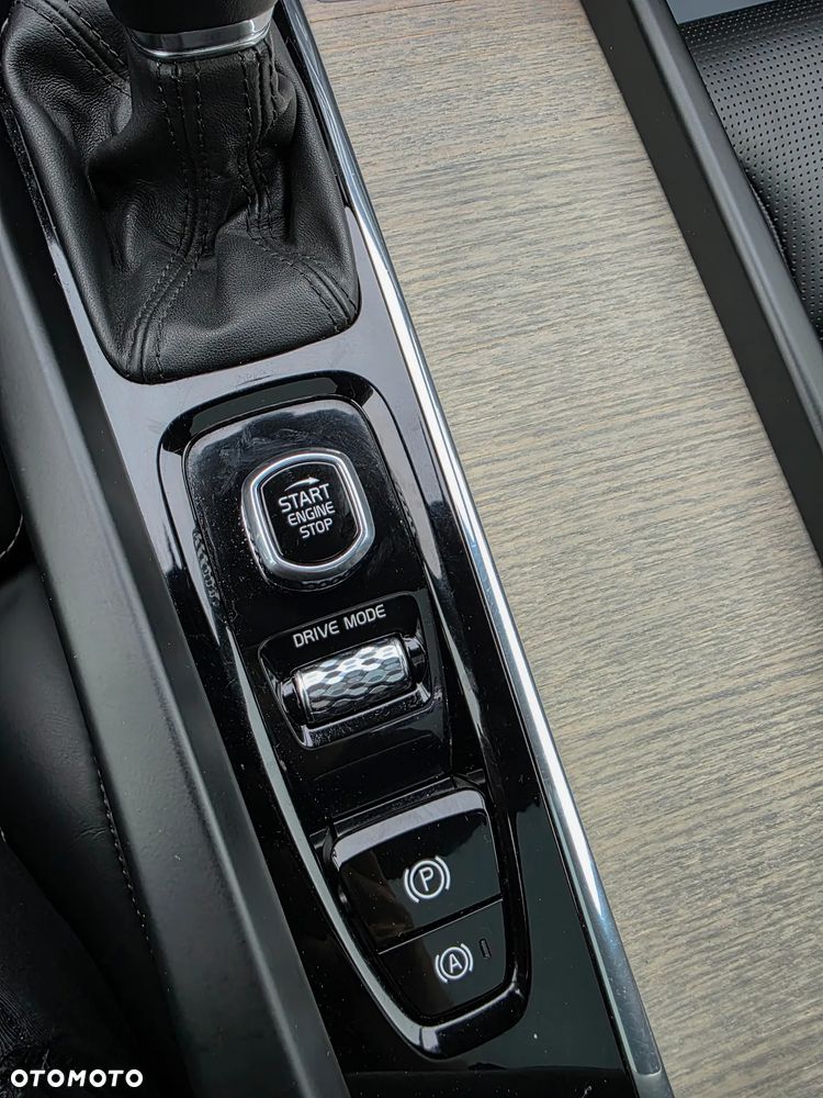 Volvo XC 60 T6 AWD Geartronic Inscription - 9