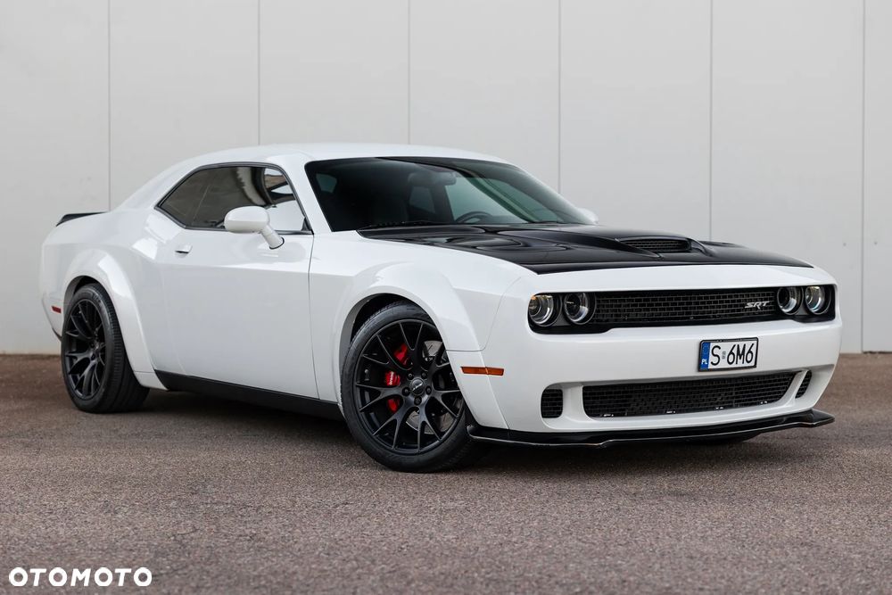 Dodge Challenger - 10