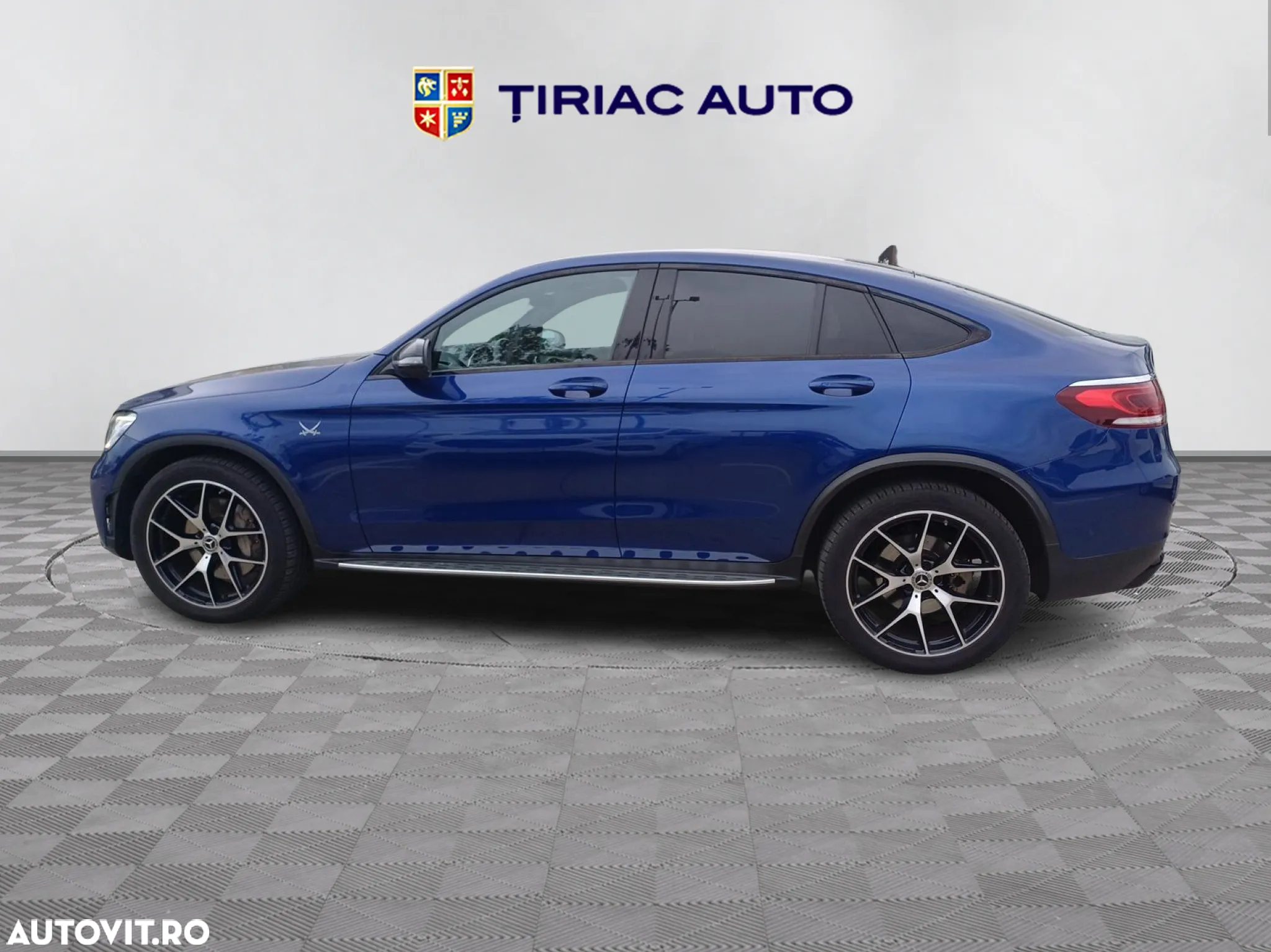 Mercedes-Benz GLC Coupe 200 4Matic 9G-TRONIC AMG Line - 2